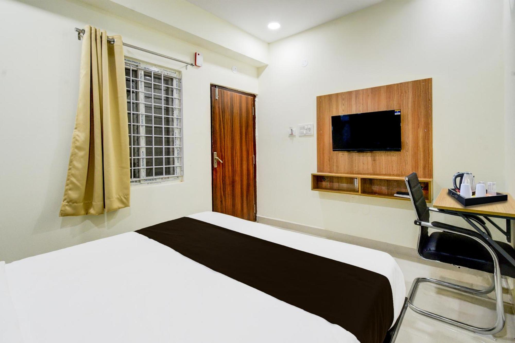 Super Townhouse Kukatpally North Formerly Munagala Arcade Hyderabad Exterior photo