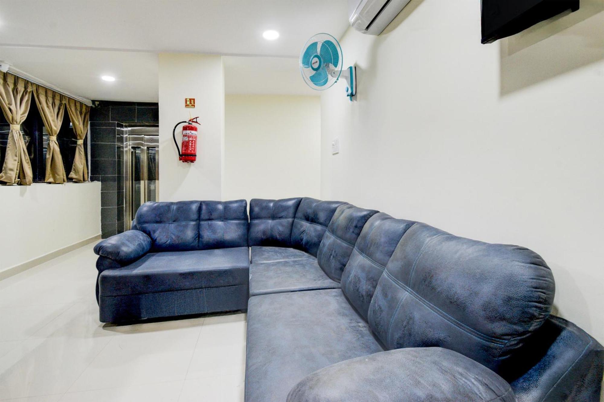 Super Townhouse Kukatpally North Formerly Munagala Arcade Hyderabad Exterior photo